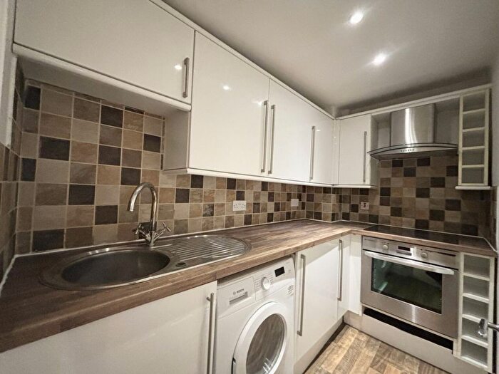 2 Bedroom Property To Rent In Grosvenor Street, Cheltenham, GL52