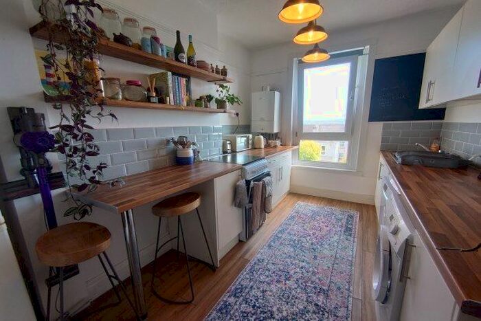 2 Bedroom Flat To Rent In Mount Gould Road, Plymouth, PL4