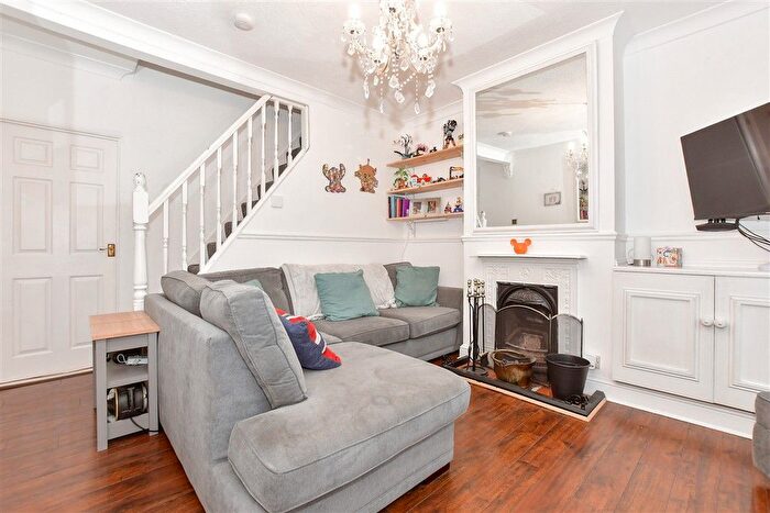 2 Bedroom Terraced House For Sale In Malling Road, Snodland, Kent, ME6