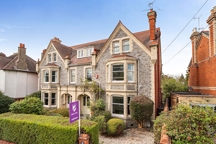6 Bedroom Semi Detached House For Sale In Elmhurst Road, Reading, Berkshire, RG1