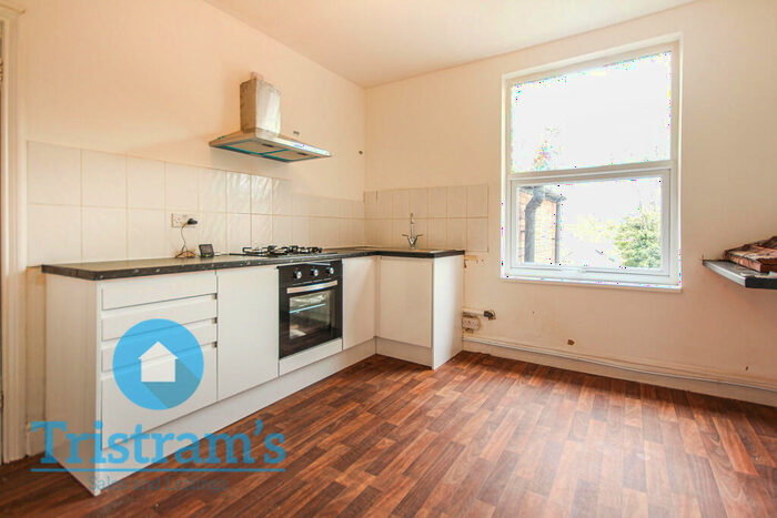 3 Bedroom Apartment To Rent In Nottingham Road, Nottingham, NG7