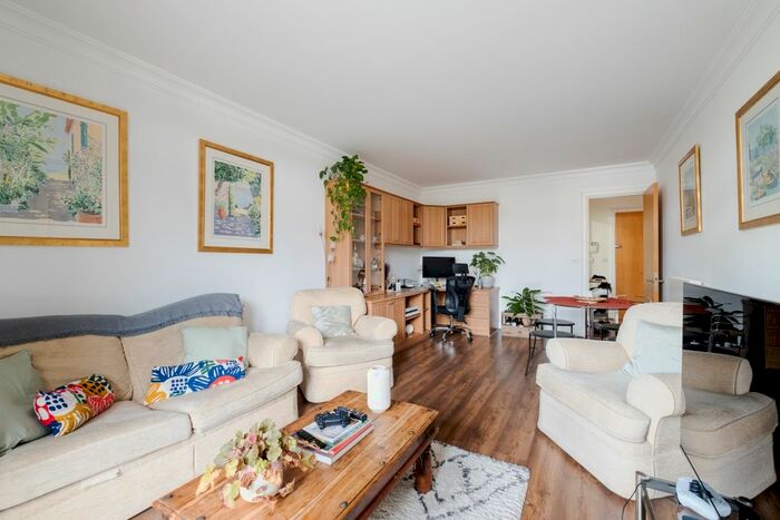 1 Bedroom Flat To Rent In Teal Court, St Katherine Docks, E1W