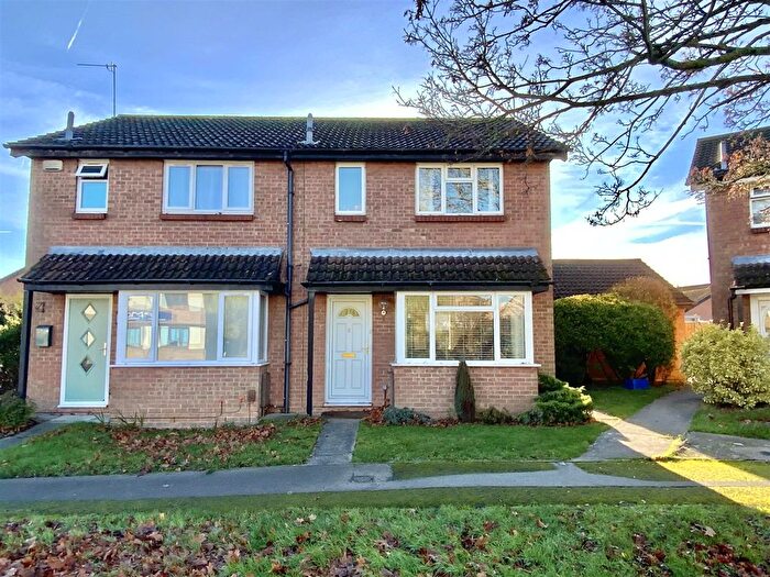 3 Bedroom Semi-Detached House For Sale In Hyde Close, Newport Pagnell, MK16