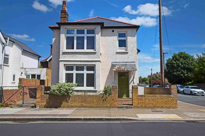 1 Bedroom Flat To Rent In Percy Road, Hampton, TW12