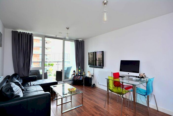 1 Bedroom Flat To Rent In Great West Quarter, Brentford, TW8
