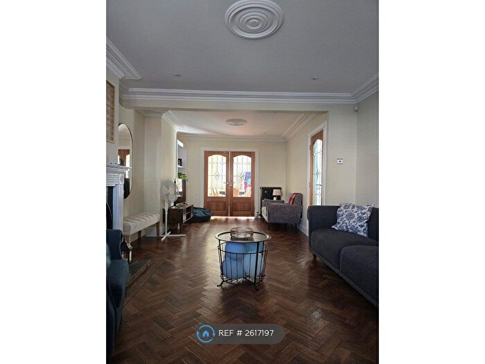 3 Bedroom Semi-Detached House To Rent In Saltash Road, Welling, DA16