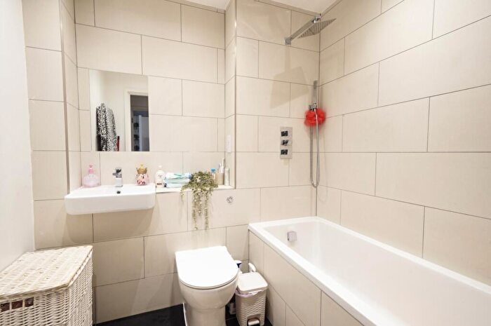 2 Bedroom Apartment To Rent In South Street, Romford, RM1