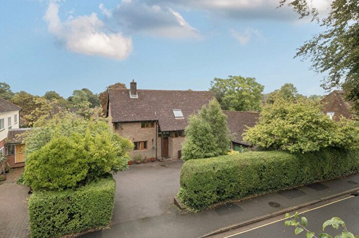 4 Bedroom Detached House For Sale In Sparkford Road, Winchester, Hampshire, SO22