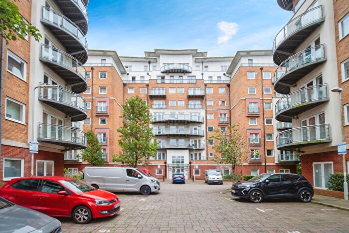 2 Bedroom Flat For Sale In Winterthur Way, Basingstoke, RG21
