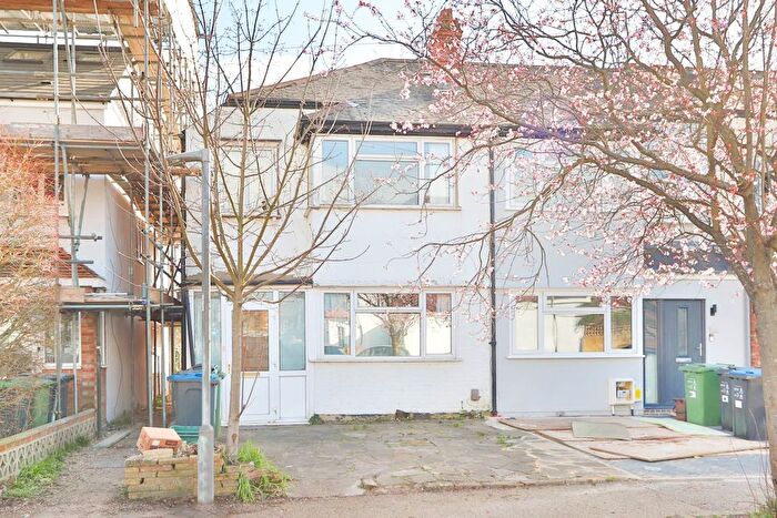 3 Bedroom End Of Terrace House To Rent In Cavendish Road, New Malden, KT3