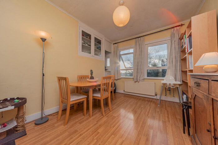 2 Bedroom Maisonette To Rent In Higham Hill Road, Walthamstow, London, E17