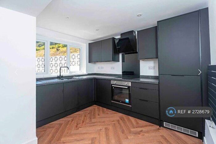3 Bedroom End Of Terrace House To Rent In The Croft, Neath, SA10