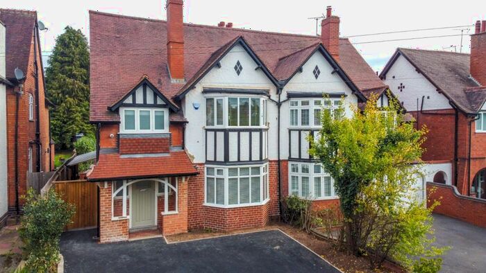 4 Bedroom Semi-Detached House To Rent In Streetsbrook Road, Solihull, B91