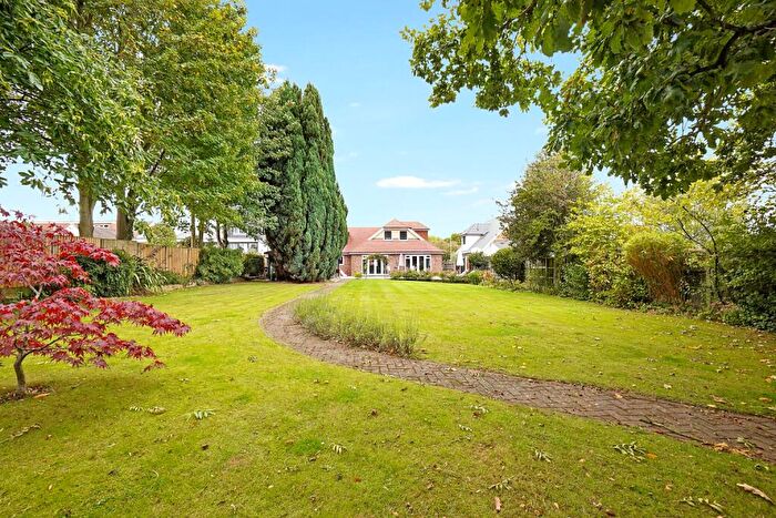 4 Bedroom Detached House For Sale In Bredhurst Road, Wigmore, ME8