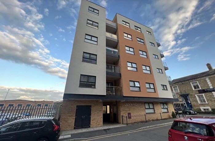 2 Bedroom Apartment For Sale In Oxford Road, Luton, LU1