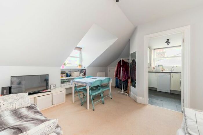 2 Bedroom Flat To Rent In Crossfield Road, London, NW3