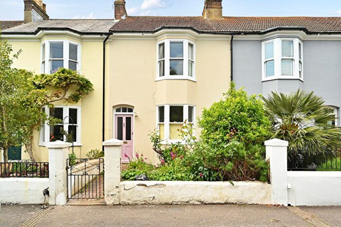 2 Bedroom House To Rent In Queens Place, Shoreham, BN43