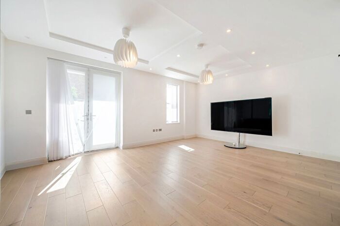 2 Bedroom Flat For Sale In Atkinson Close, Wimbledon, London, SW20