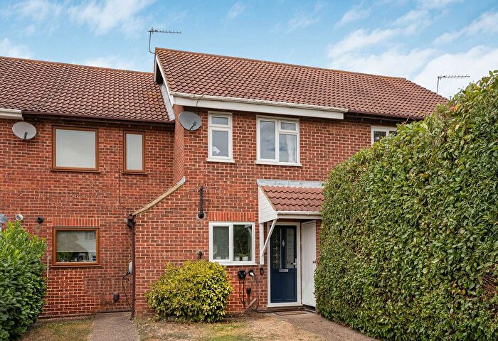 2 Bedroom Terraced House For Sale In Beechwood Avenue, Sunbury-On-Thames, Surrey, TW16