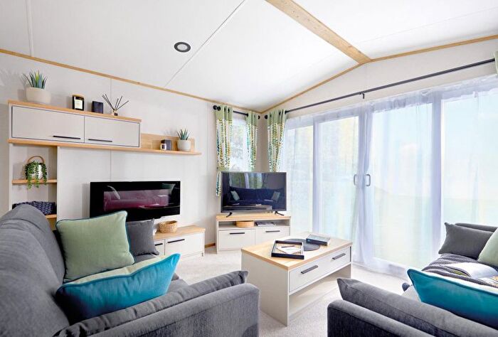 2 Bedroom Park Home For Sale In Devonshire Drive, Tenby, SA70