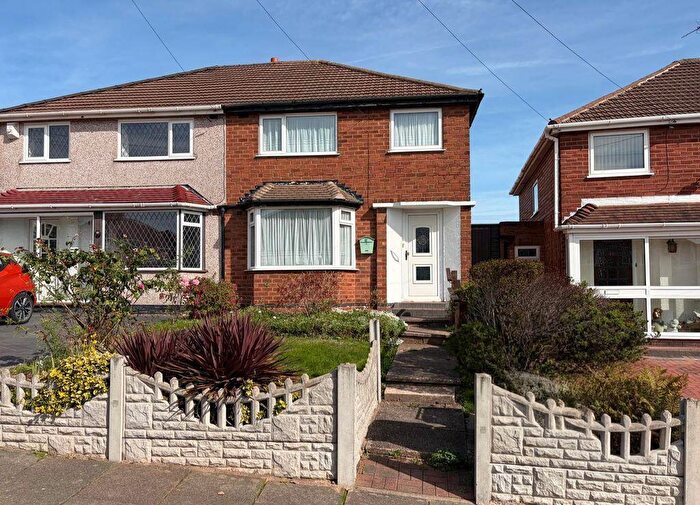 3 Bedroom Semi-Detached House For Sale In Thorncliffe Road, Great Barr, Birmingham, B44