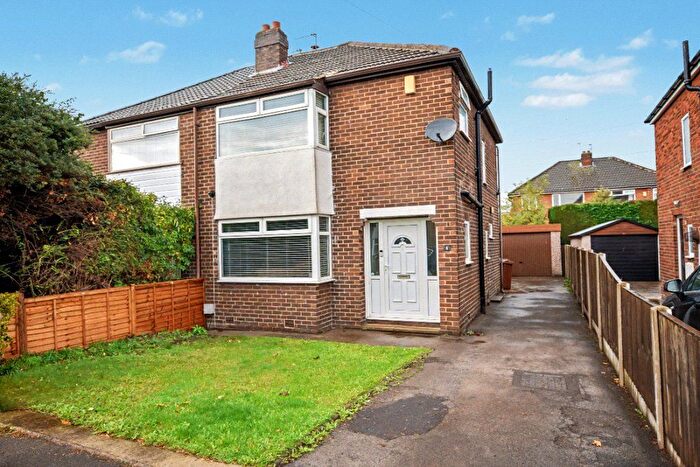 3 Bedroom Semi-Detached House For Sale In Kingsley Avenue, Outwood, Wakefield, West Yorkshire, WF1