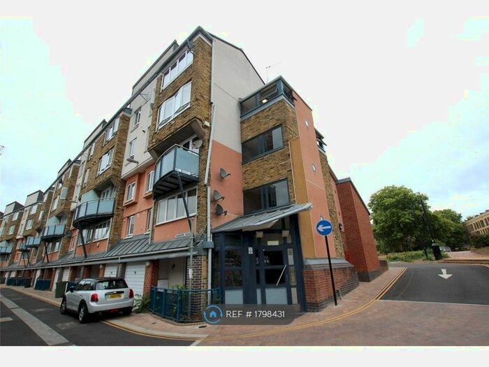 1 Bedroom Maisonette To Rent In Navarre Road, London, SW9