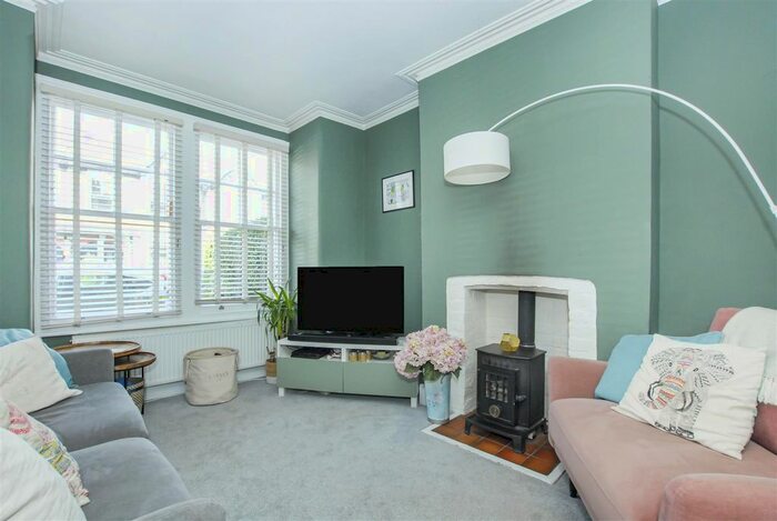 2 Bedroom Maisonette To Rent In Kenley Road, St Margarets, Twickenham, TW1