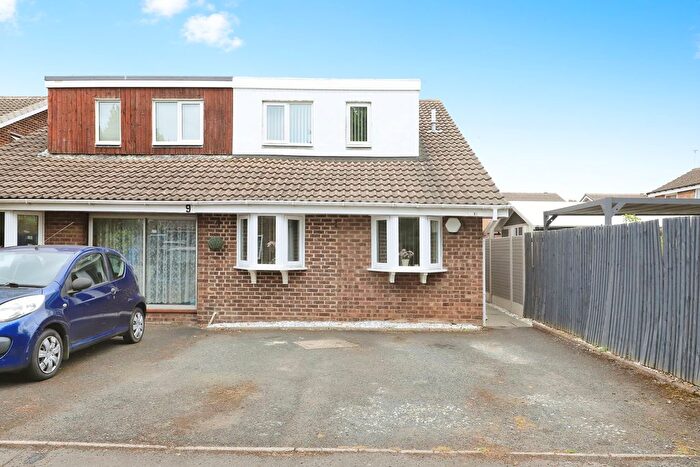 3 Bedroom Semi-Detached House For Sale In Egelwin Close, Perton Wolverhampton, Staffordshire, WV6