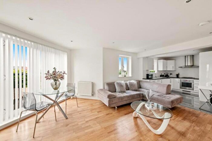 2 Bedroom Flat To Rent In Glebe Avenue, Ruislip, HA4