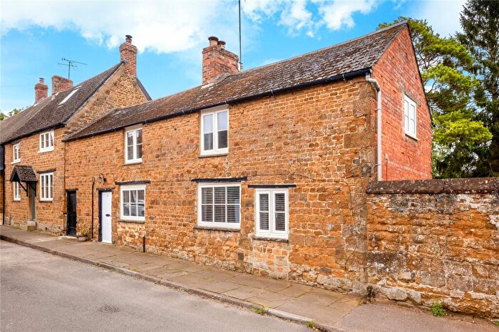 3 Bedroom End Of Terrace House For Sale In Old Bridge Road, Bloxham, Banbury, Oxfordshire, OX15