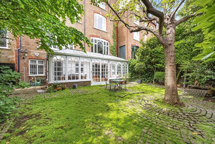 3 Bedroom Flat For Sale In Holford Road, Hampstead Village, NW3
