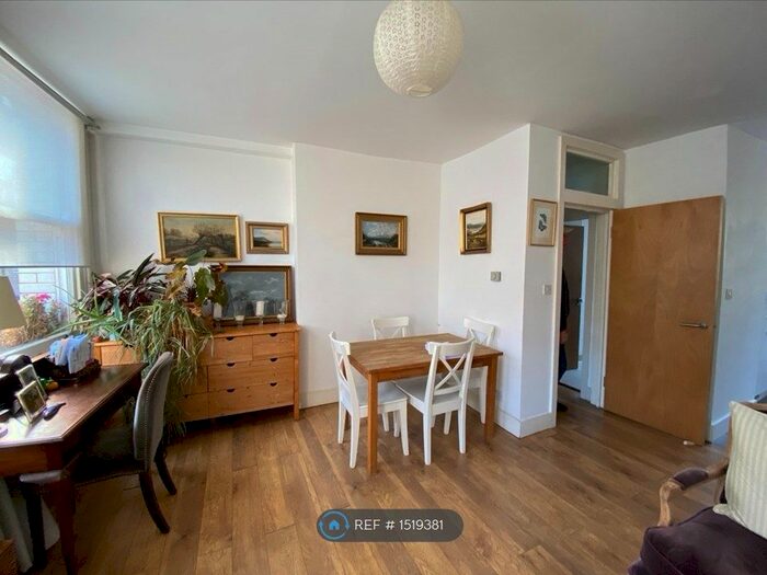 2 Bedroom Flat To Rent In Whitecross Street, London, EC1Y