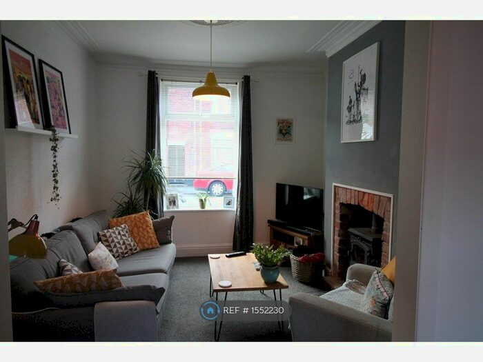 2 Bedroom Terraced House To Rent In Reynoldson Street, Hull, HU5