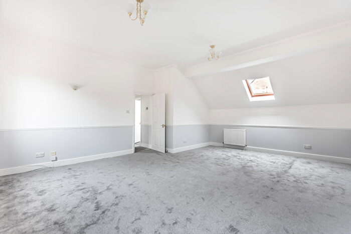 2 Bedroom Apartment To Rent In Woodyates Road, Lee, London, SE12