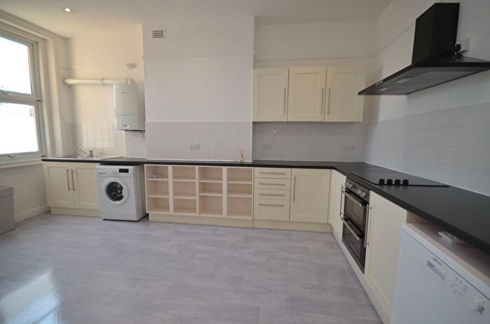 2 Bedroom Flat To Rent In Dalton Street, West Norwood, London, SE27