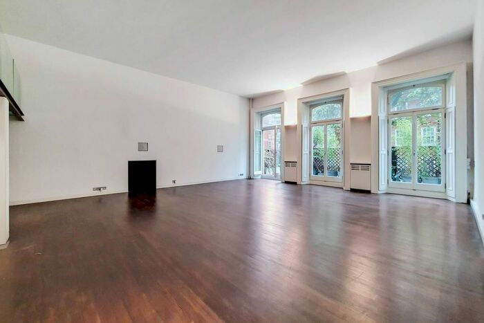 4 Bedroom Flat To Rent In Old Brompton Road, Earls Court, London, SW5