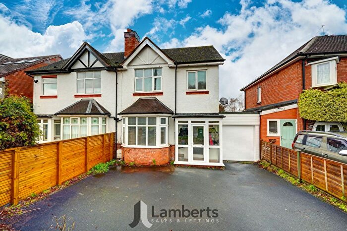 3 Bedroom Semi Detached House For Sale In Bromsgrove Road, Batchley, B97