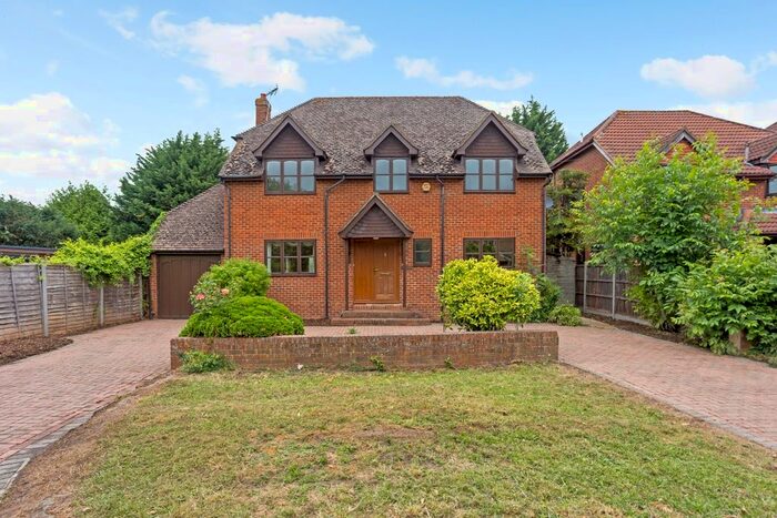 5 Bedroom Detached House To Rent In Ouseley Road, Wraysbury, Staines, TW19
