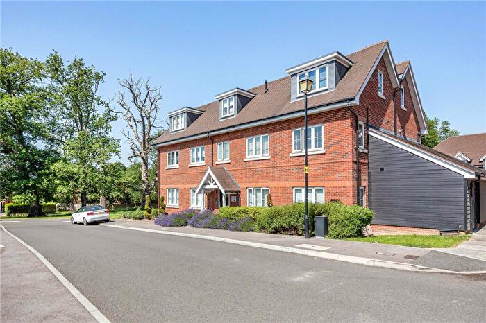 2 Bedroom Apartment For Sale In Bryan Gardens, Binfield, Bracknell, Berkshire, RG42