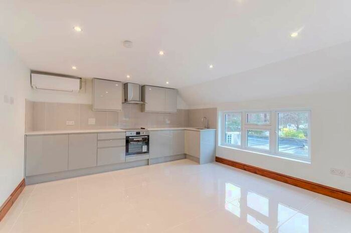 1 Bedroom Flat To Rent In Church Road, New Malden, KT4