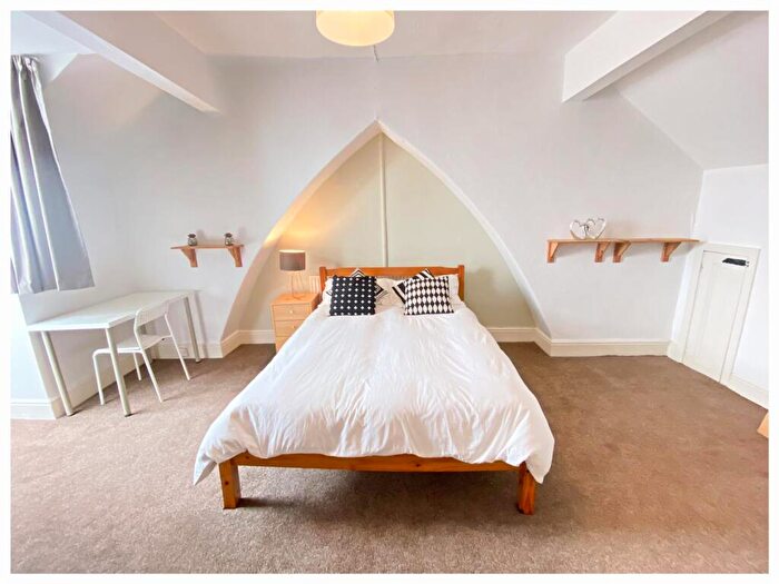 4 Bedroom Terraced House To Rent In Club Garden Road, S11