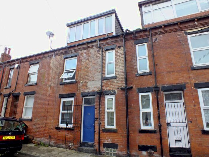 2 Bedroom Terraced House To Rent In Gledhow Mount, Leeds, West Yorkshire, LS8