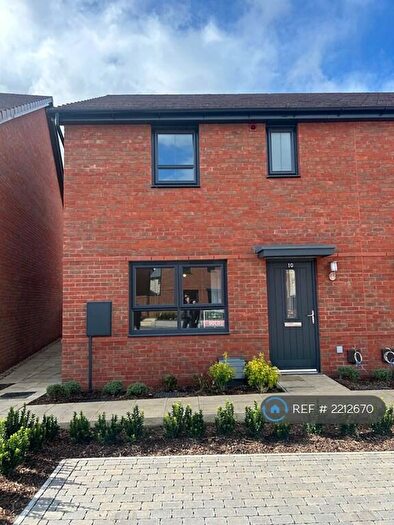3 Bedroom Semi-Detached House To Rent In Golden Grove, Swindon, SN1