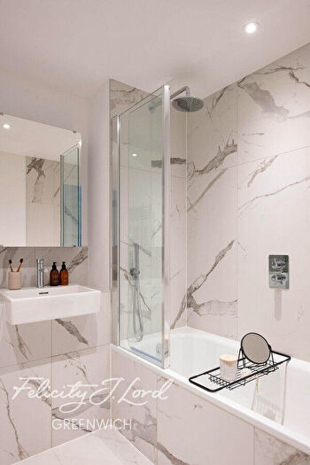 1 Bedroom Apartment For Sale In Gasholder Place, London, SE11