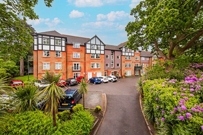2 Bedroom Flat For Sale In Park House, Tunbridge Wells, Kent, TN2