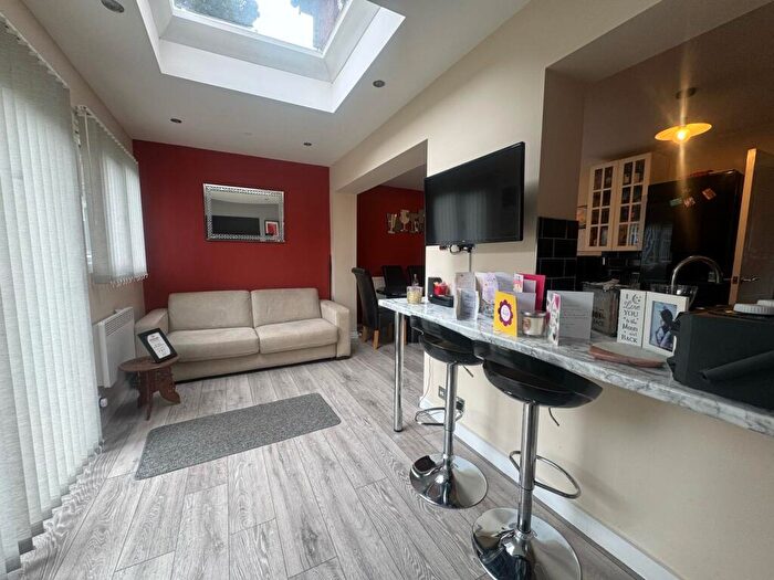 2 Bedroom House To Rent In Welland Road, Aylesbury, HP21