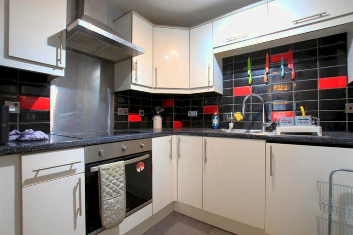 1 Bedroom Flat To Rent In Carlton House, Staines Road, Feltham, TW14