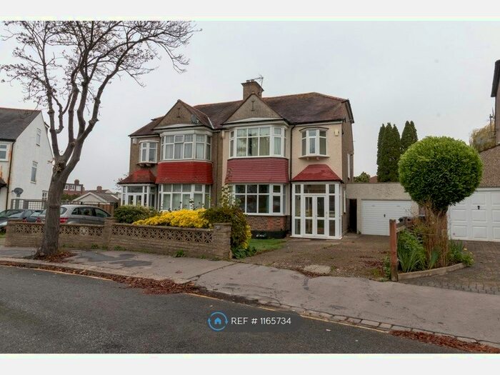 3 Bedroom Semi-Detached House To Rent In Croydon, Croydon, CR0