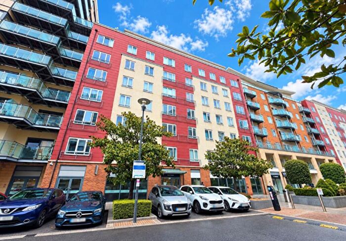 3 Bedroom Flat For Sale In Flat Avro House, Boulevard Drive, Colindale, London, NW9